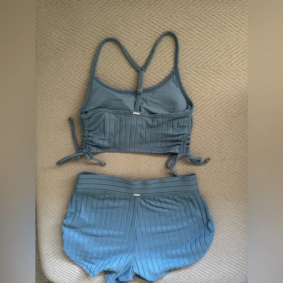 2 piece lounge set - Picture 2 of 4